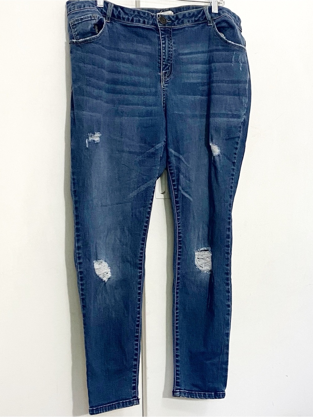 Rewind Distressed Medium Wash Blue Women's Skinny Jeans 20W